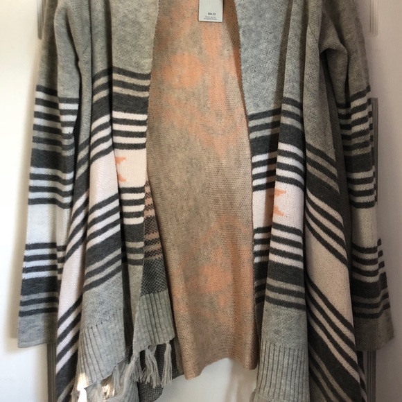 Daytrip Sweaters - Cardigan